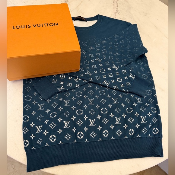 Louis Vuitton Monogram Degrade Blue Canard Teal White Logo Crewneck
Sweater M - Picture 5 of 9